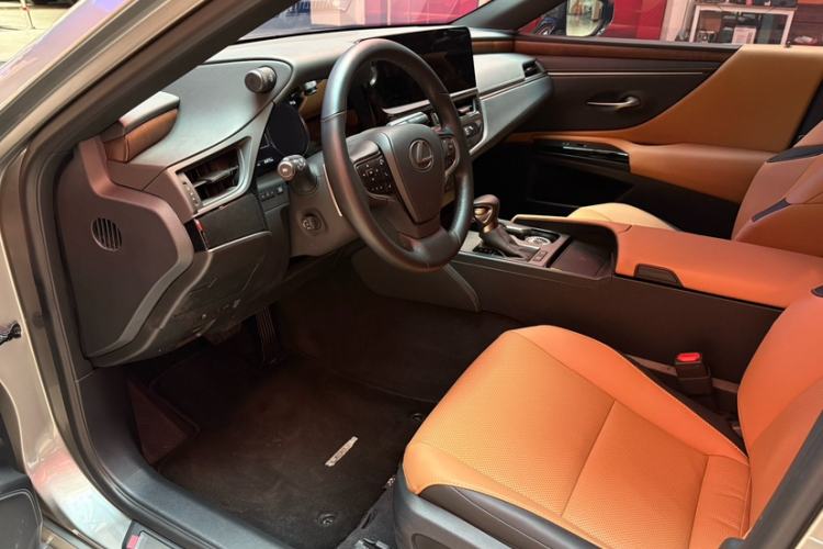 Used Lexus ES 2024 200 Premium Edition Interior 3