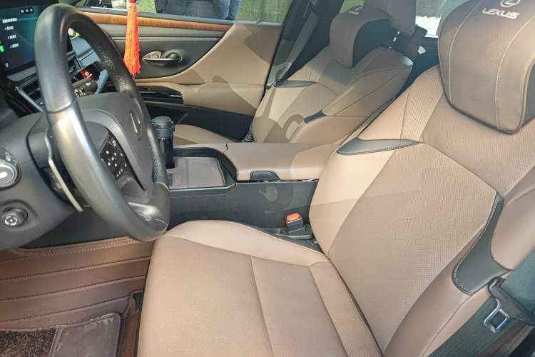 Used Lexus ES 2024 200 Premium Edition Left Front Seat