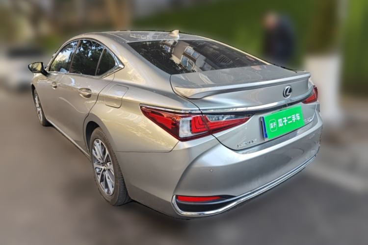 Used Lexus ES 2024 200 Premium Edition Rear Left 45 Deg