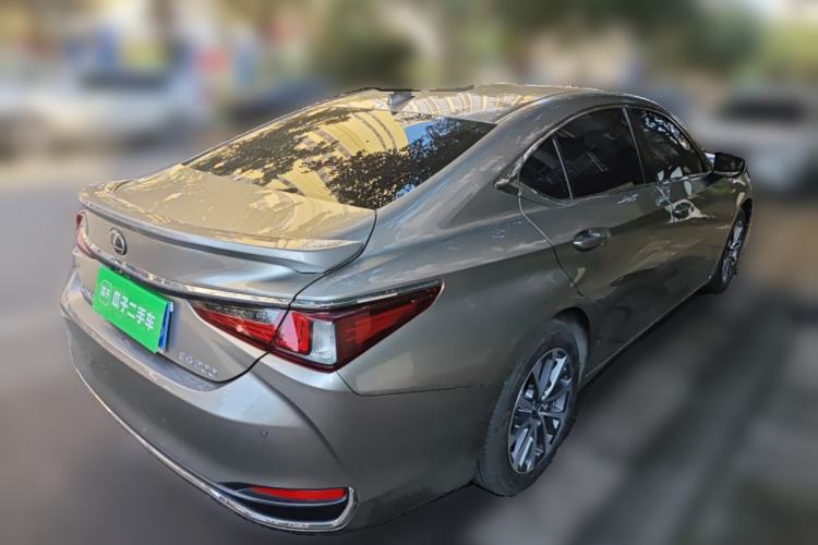 Used Lexus ES 2024 200 Premium Edition Rear Right 45 Deg