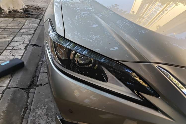 Used Lexus ES 2024 200 Premium Edition Right Front Headlight