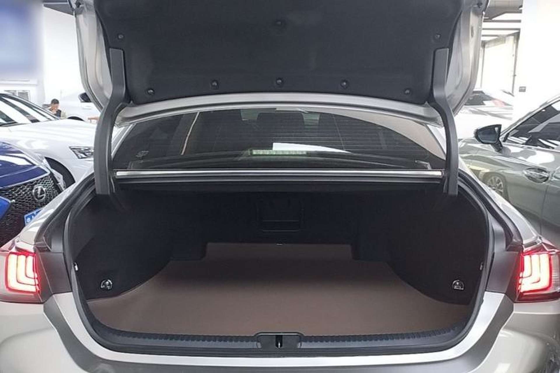 Used Lexus ES 2024 200 Premium Edition Trunk