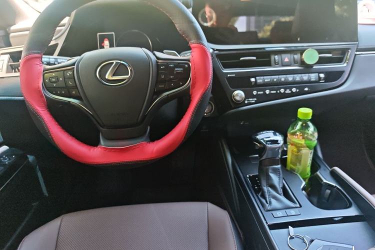 Used Lexus ES 2024 200 Premium Edition Center Console