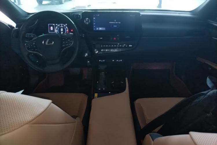 Used Lexus ES 2024 200 Premium Edition Center Console