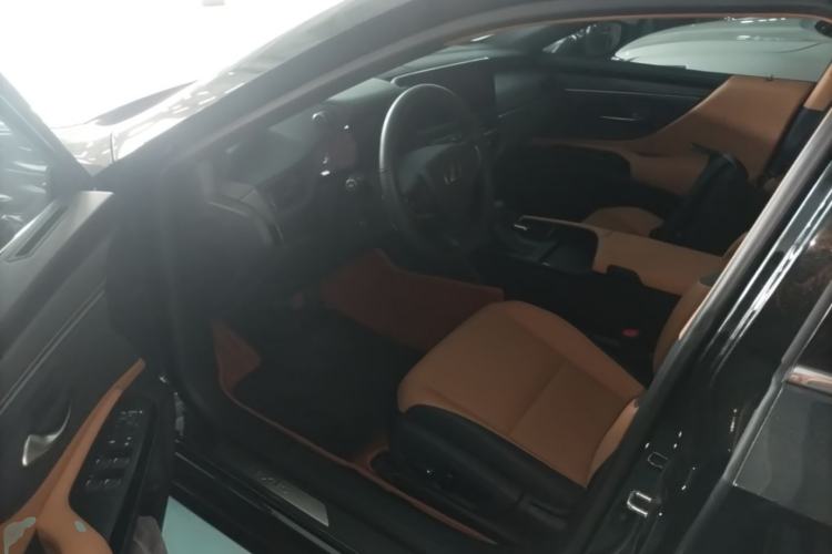 Used Lexus ES 2024 200 Premium Edition Driver Seat