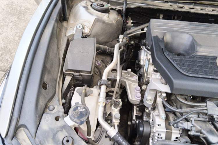 Used Lexus ES 2024 200 Premium Edition Engine Bay Right