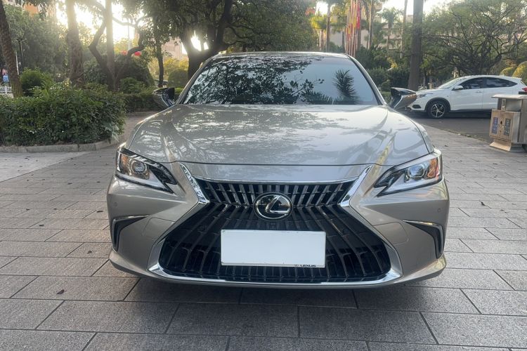 Used Lexus ES 2024 200 Premium Edition Exterior 1