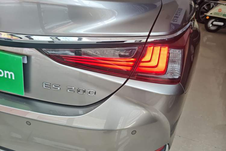 Used Lexus ES 2024 200 Premium Edition Exterior 4
