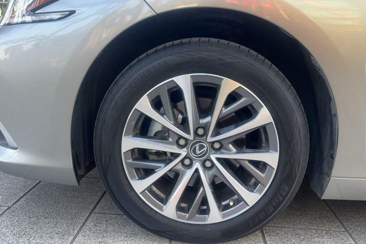 Used Lexus ES 2024 200 Premium Edition Exterior 8