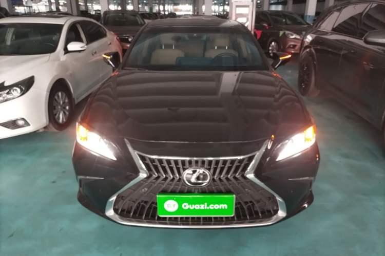 Used Lexus ES 2024 200 Premium Edition Front