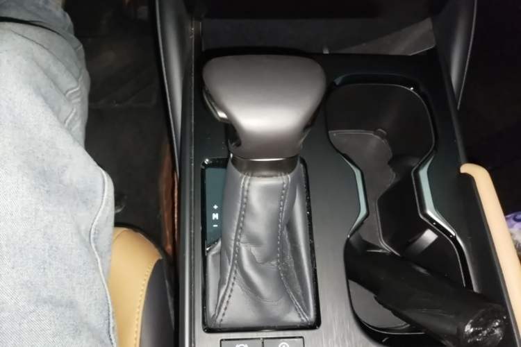 Used Lexus ES 2024 200 Premium Edition Gear Lever