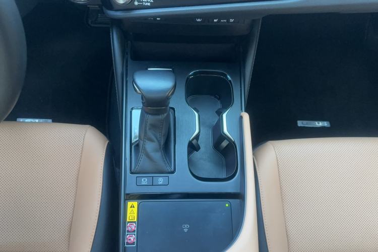 Used Lexus ES 2024 200 Premium Edition Gear Lever