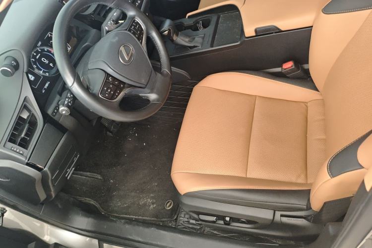 Used Lexus ES 2024 200 Premium Edition Interior 2