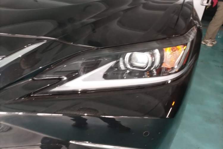 Used Lexus ES 2024 200 Premium Edition Left Front Headlight