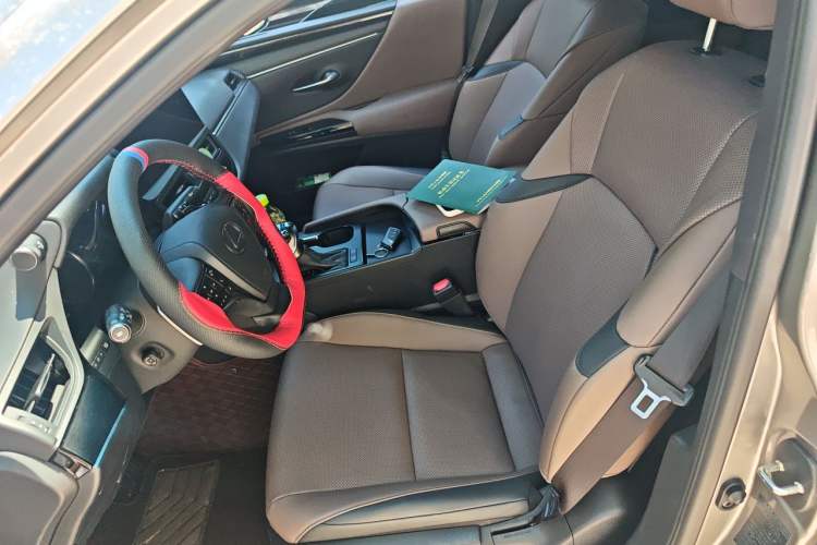 Used Lexus ES 2024 200 Premium Edition Left Front Seat