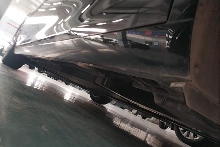 Used Lexus ES 2024 200 Premium Edition Left Side Sill