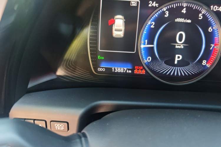 Used Lexus ES 2024 200 Premium Edition Odometer Close Up
