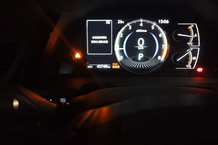 Used Lexus ES 2024 200 Premium Edition Odometer Close Up