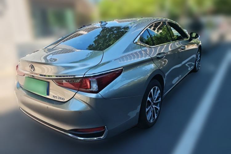 Used Lexus ES 2024 200 Premium Edition Rear Right 45 Deg