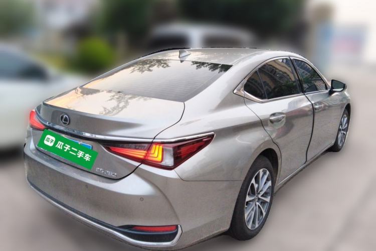 Used Lexus ES 2024 200 Premium Edition Rear Right 45 Deg