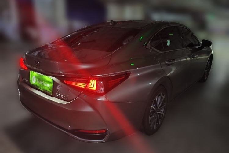 Used Lexus ES 2024 200 Premium Edition Rear Right 45 Deg