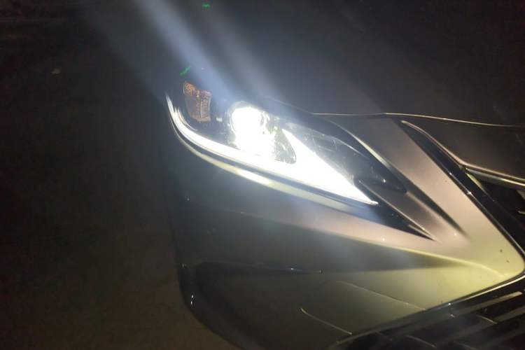 Used Lexus ES 2024 200 Premium Edition Right Front Headlight