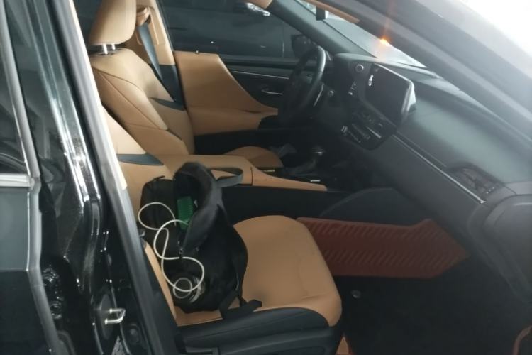 Used Lexus ES 2024 200 Premium Edition Right Front Seat