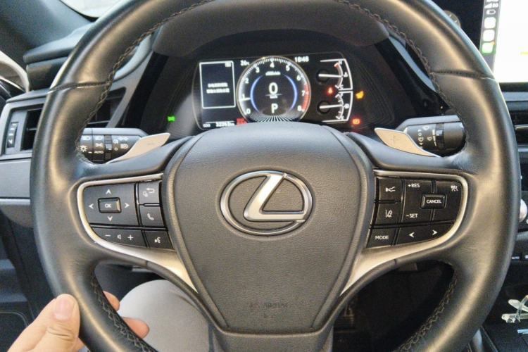 Used Lexus ES 2024 200 Premium Edition Steering Wheel