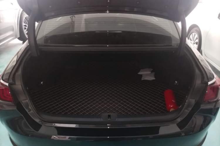 Used Lexus ES 2024 200 Premium Edition Trunk