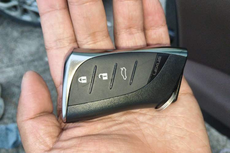 Used Lexus ES 2024 200 Premium Edition Vehicle Key