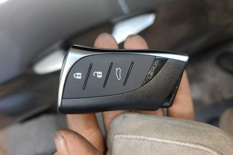 Used Lexus ES 2024 200 Premium Edition Vehicle Key
