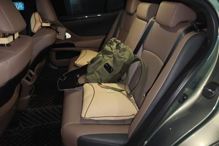 Used Lexus ES 2024 200 Premium Edition Left Rear Seat