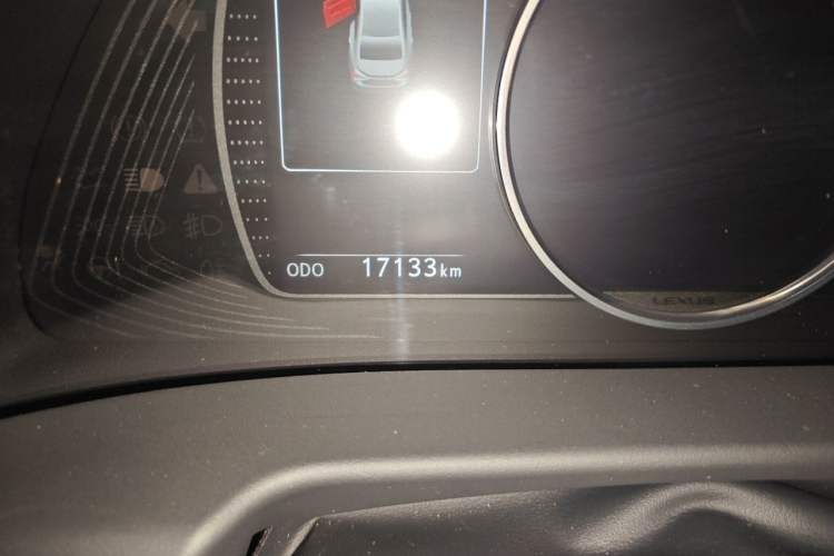 Used Lexus ES 2024 200 Premium Edition Odometer Close Up