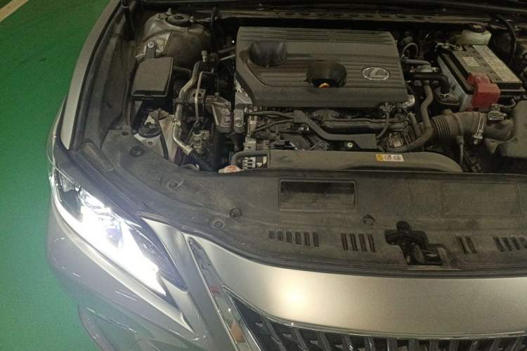 Used Lexus ES 2024 200 Premium Edition Engine Bay Right