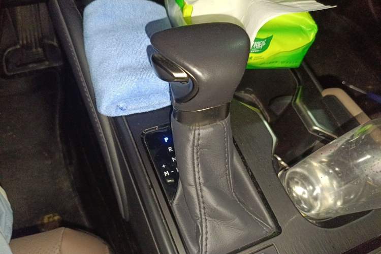 Used Lexus ES 2024 200 Premium Edition Gear Lever
