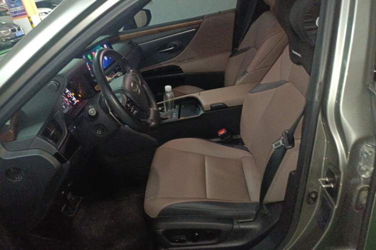 Used Lexus ES 2024 200 Premium Edition Left Front Seat