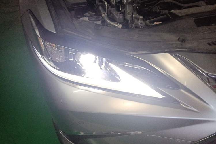 Used Lexus ES 2024 200 Premium Edition Right Front Headlight