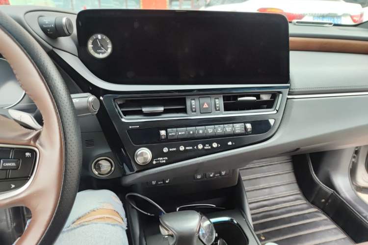 Used Lexus ES 2024 200 Premium Edition Audio And AC Panel
