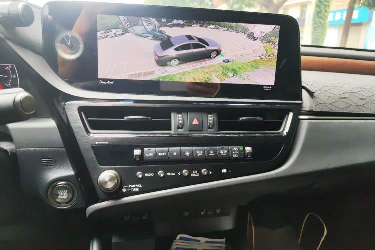 Used Lexus ES 2024 200 Premium Edition Audio And AC Panel