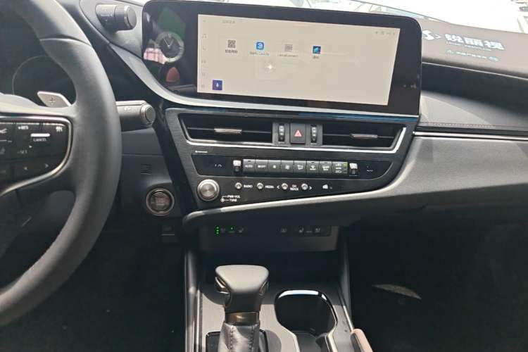 Used Lexus ES 2024 200 Premium Edition Audio And AC Panel