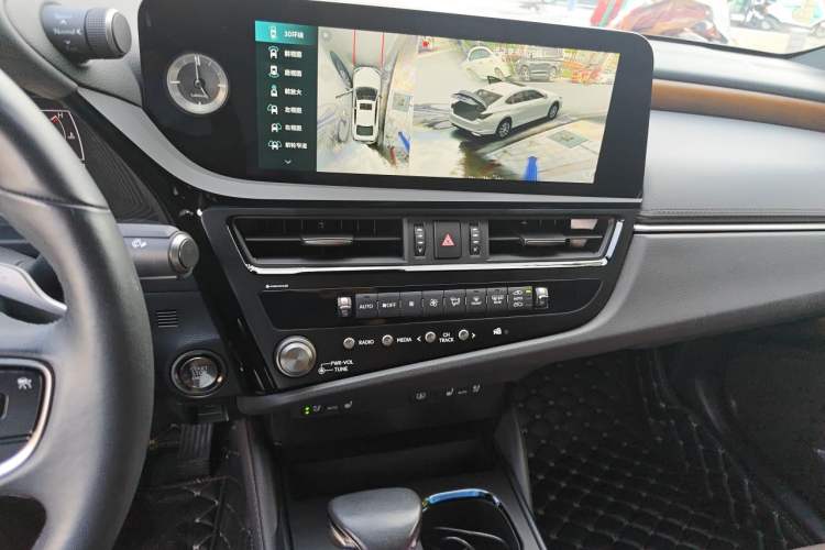 Used Lexus ES 2024 200 Premium Edition Audio And AC Panel