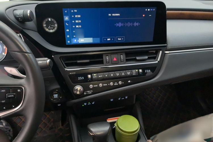 Used Lexus ES 2024 200 Premium Edition Audio And AC Panel