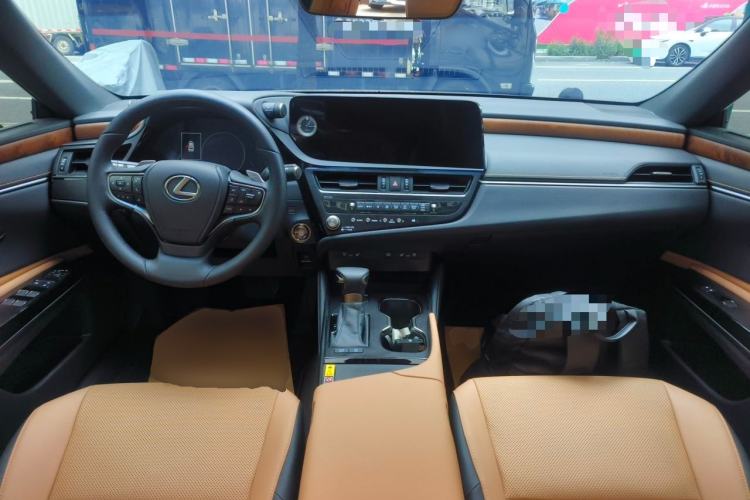 Used Lexus ES 2024 200 Premium Edition Center Console