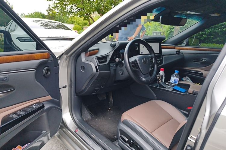 Used Lexus ES 2024 200 Premium Edition Driver Seat