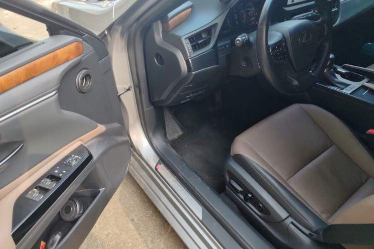 Used Lexus ES 2024 200 Premium Edition Driver Seat