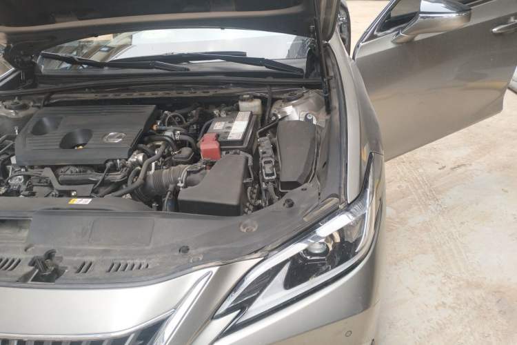 Used Lexus ES 2024 200 Premium Edition Engine Bay Left