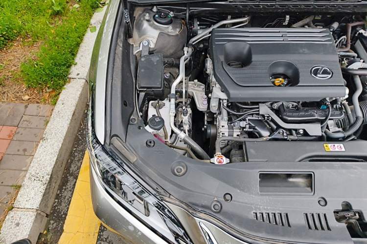 Used Lexus ES 2024 200 Premium Edition Engine Bay Right