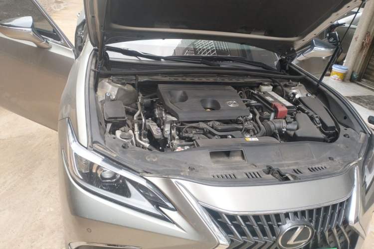 Used Lexus ES 2024 200 Premium Edition Engine Bay Right