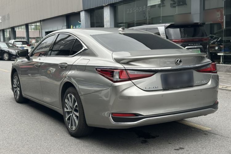 Used Lexus ES 2024 200 Premium Edition Exterior 3