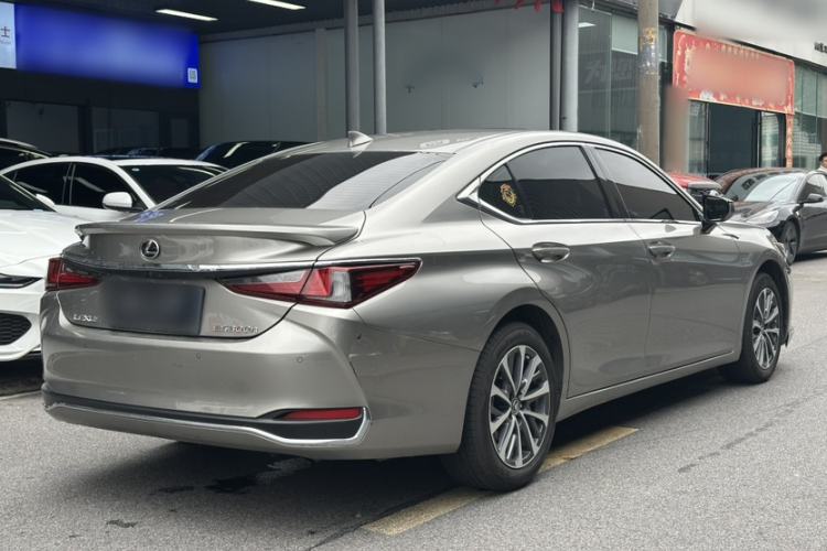 Used Lexus ES 2024 200 Premium Edition Exterior 4